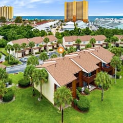 Beachwalk: Walk to Beach & Pool